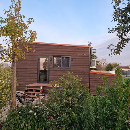 Holiday home Tiny La Part Des Anges Salignac-sur-Charente